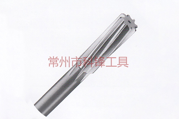 螺旋绞刀是孔加工刀具，可以在钻床，车床或手工来进行绞孔